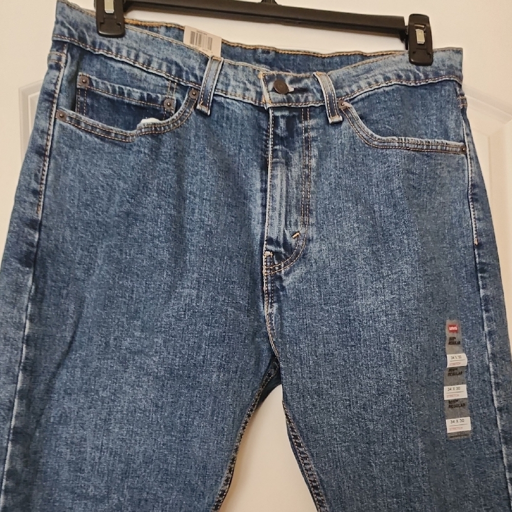 Levi's Relaxed Blue Jeans for Casual Comfort